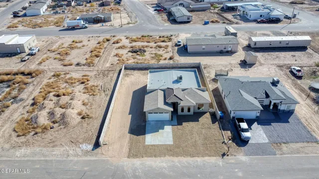 $335,000 | 450 Perla Bonita Road, Clint, TX 79836