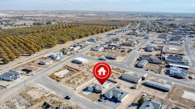 $335,000 | 450 Perla Bonita Road, Clint, TX 79836