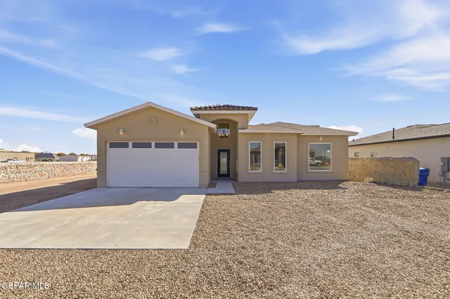 $335,000 | 450 Perla Bonita Road, Clint, TX 79836