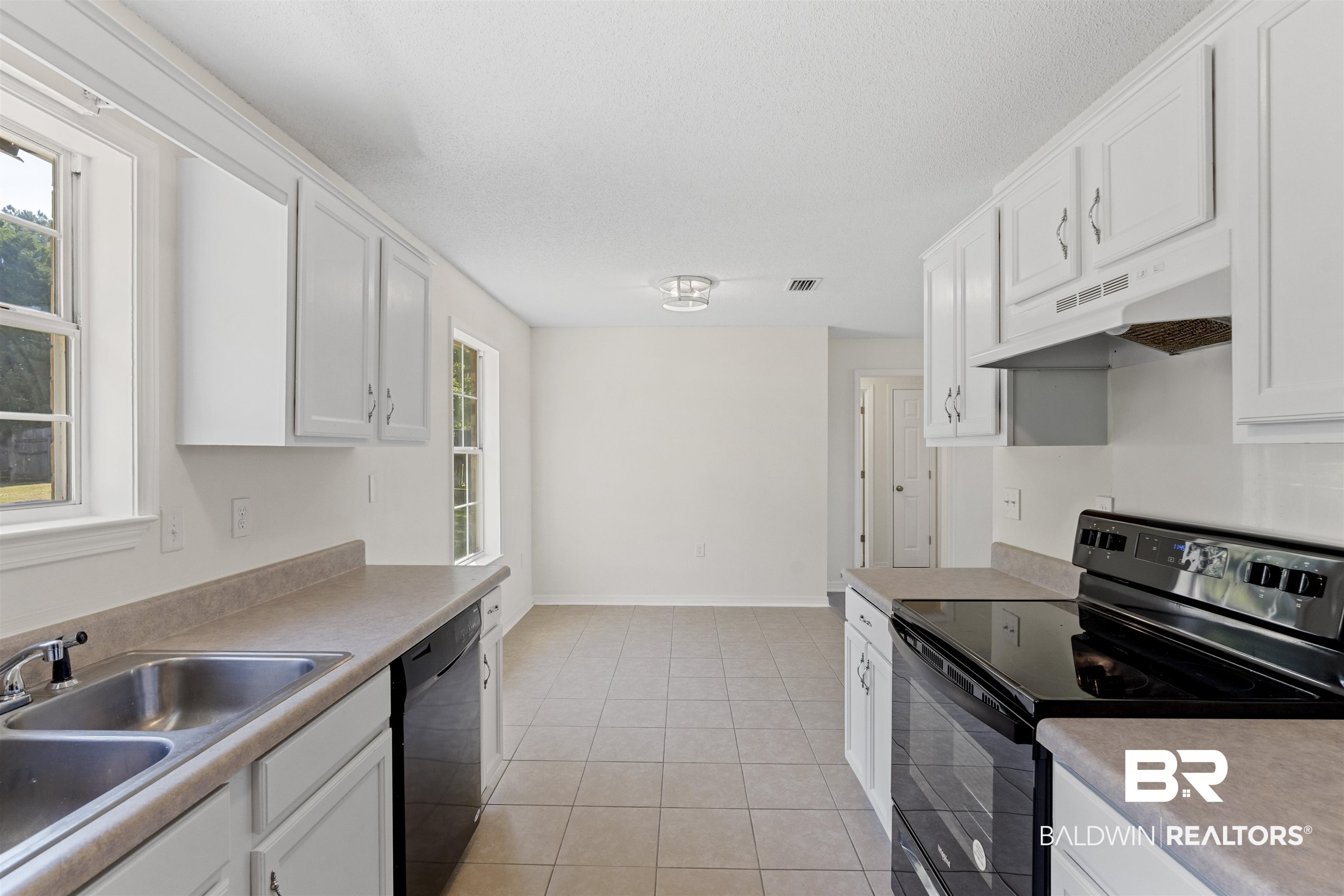 13220 Labradors Run Foley, AL 36535 - Photo 8 of 23