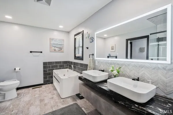 $259,900 | 9612 South St Road, Amboy, IN 46911