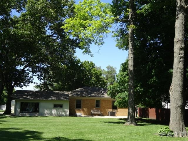 308 West Main Street Yates City, IL 61572 - Photo 2 of 22