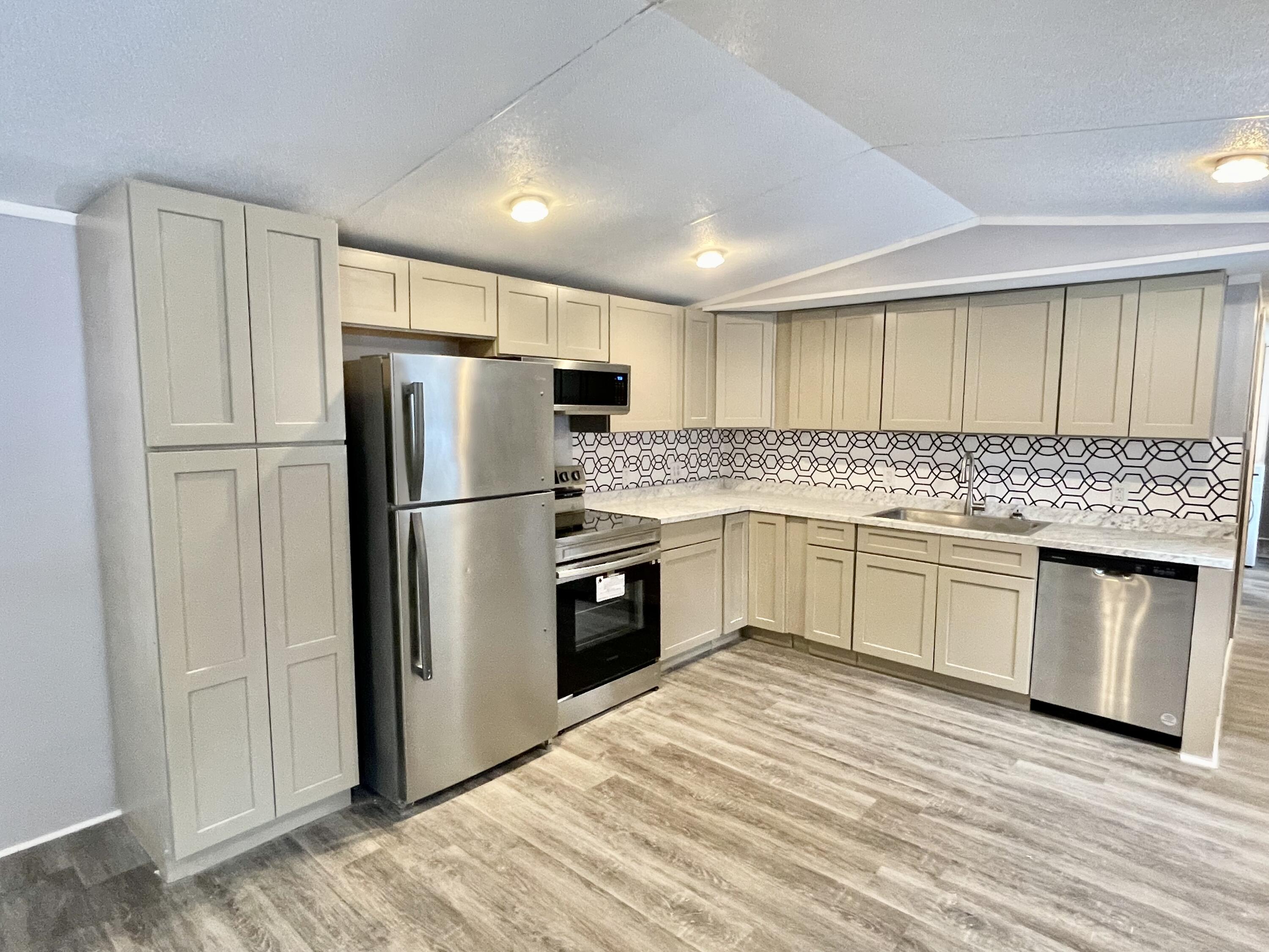 16 Gary Way Plattsburgh, NY 12901 - Photo 4 of 14