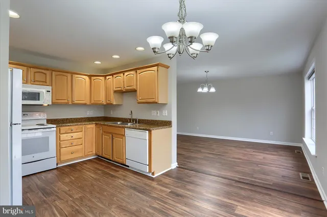 $338,500 | 33 Carousel Circle, Hershey, PA 17033