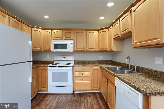 $338,500 | 33 Carousel Circle, Hershey, PA 17033