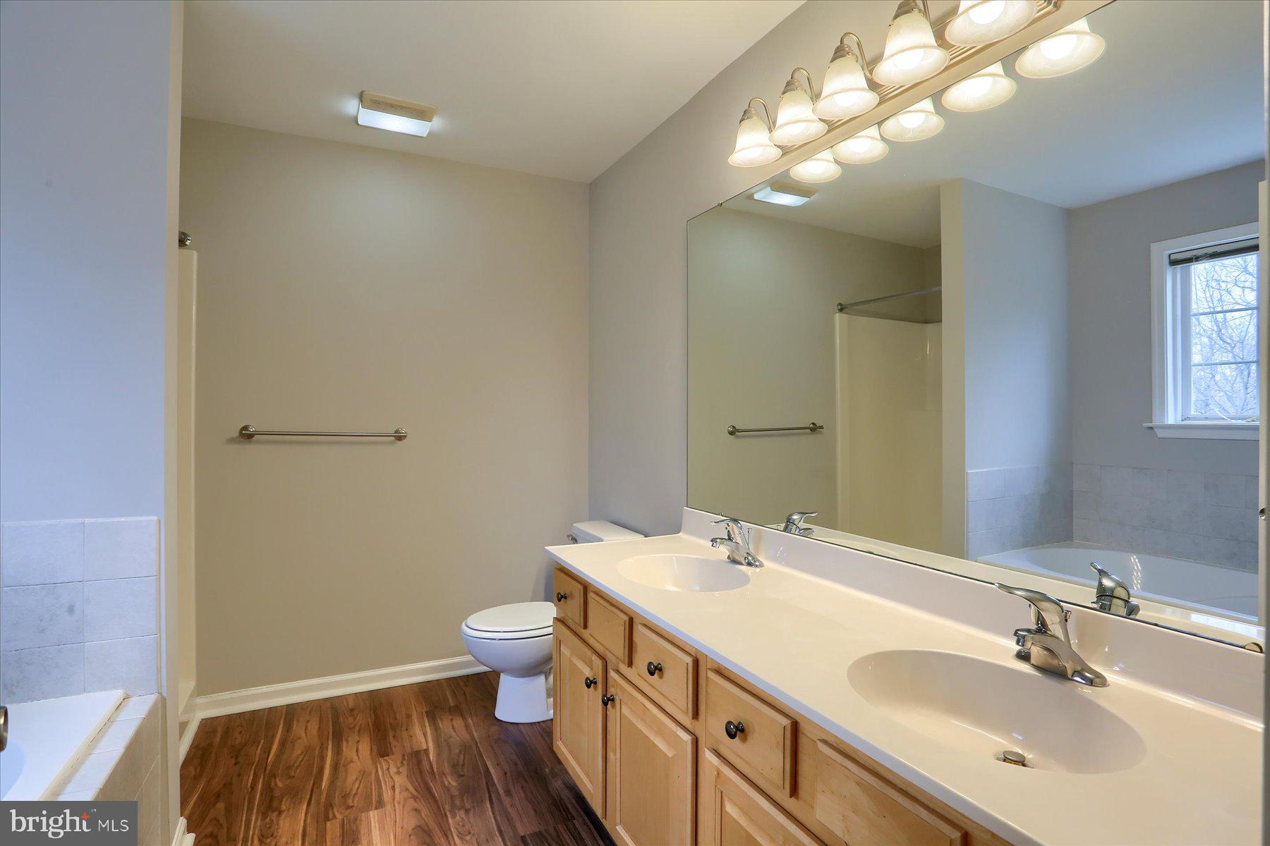 33 Carousel Circle Hershey, PA 17033 - Photo 21 of 35 Primary en suite bath