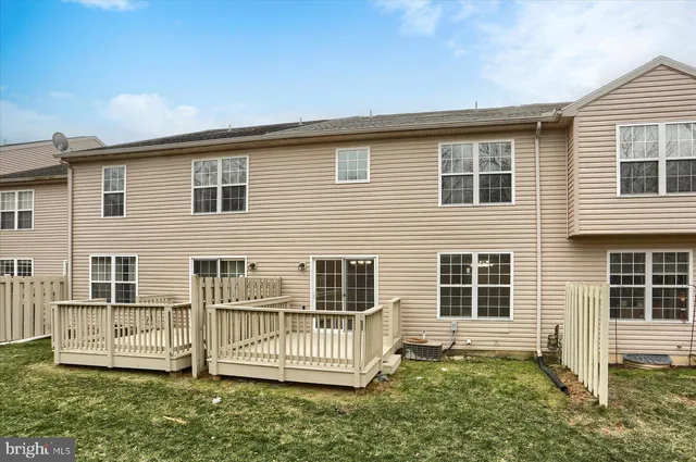 $338,500 | 33 Carousel Circle, Hershey, PA 17033