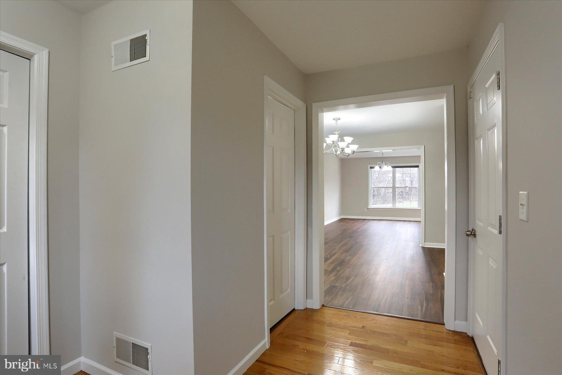 33 Carousel Circle Hershey, PA 17033 - Photo 7 of 35