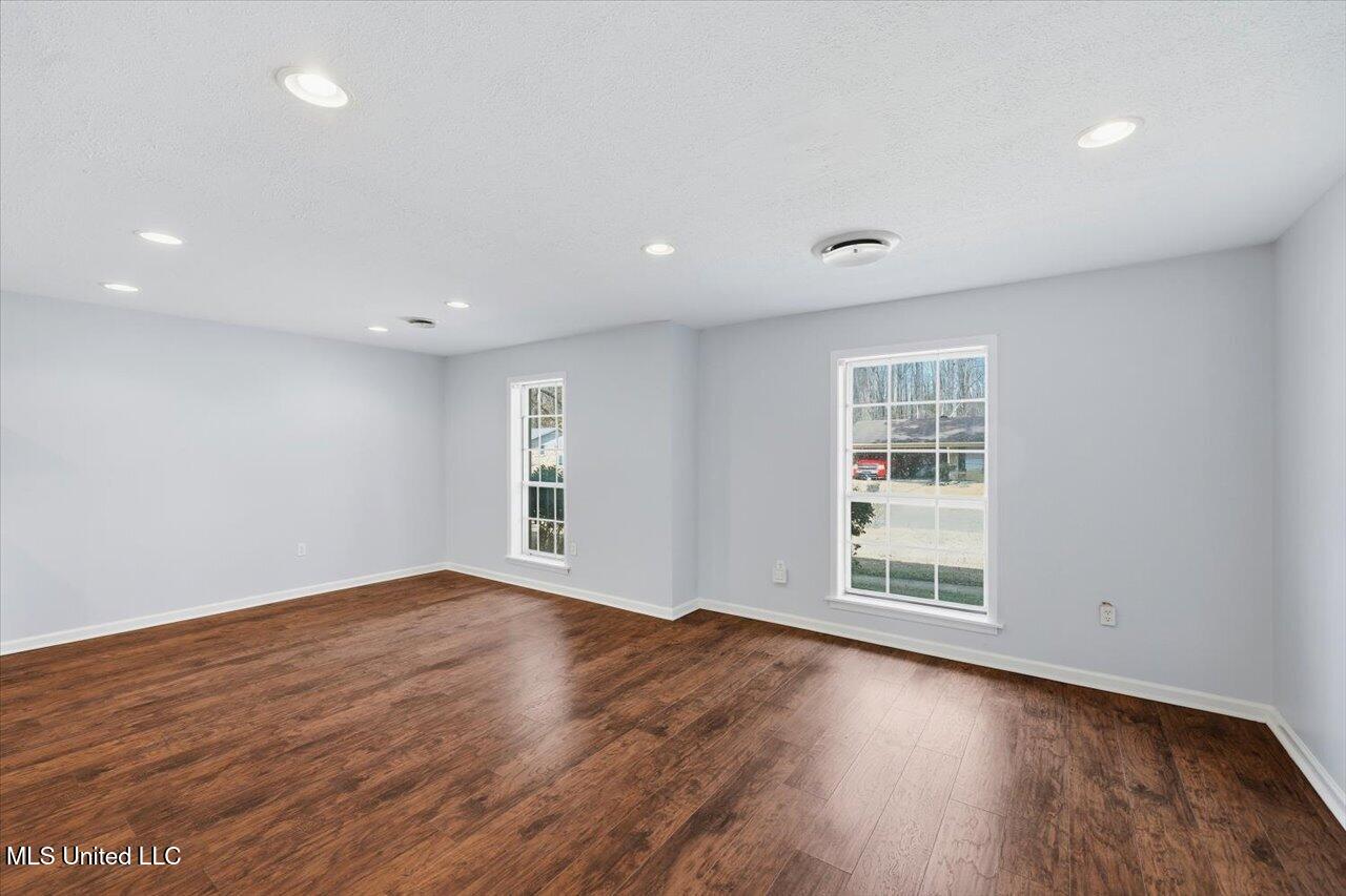 1214 Pineview Drive Clinton, MS 39056 - Photo 14 of 27 14-1214 Pineview Dr _ Home Tours MS