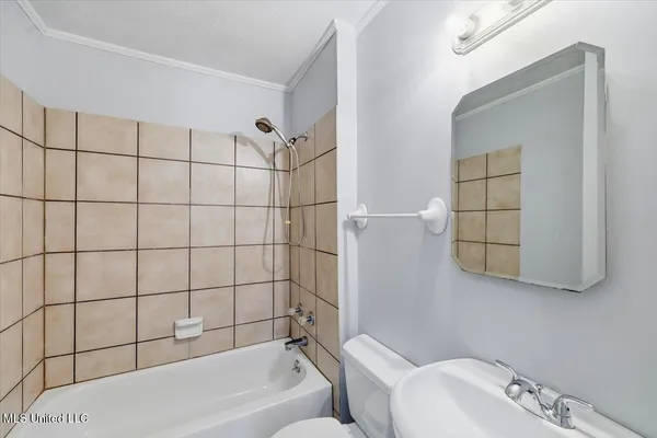 $209,900 | 1214 Pineview Drive, Clinton, MS 39056