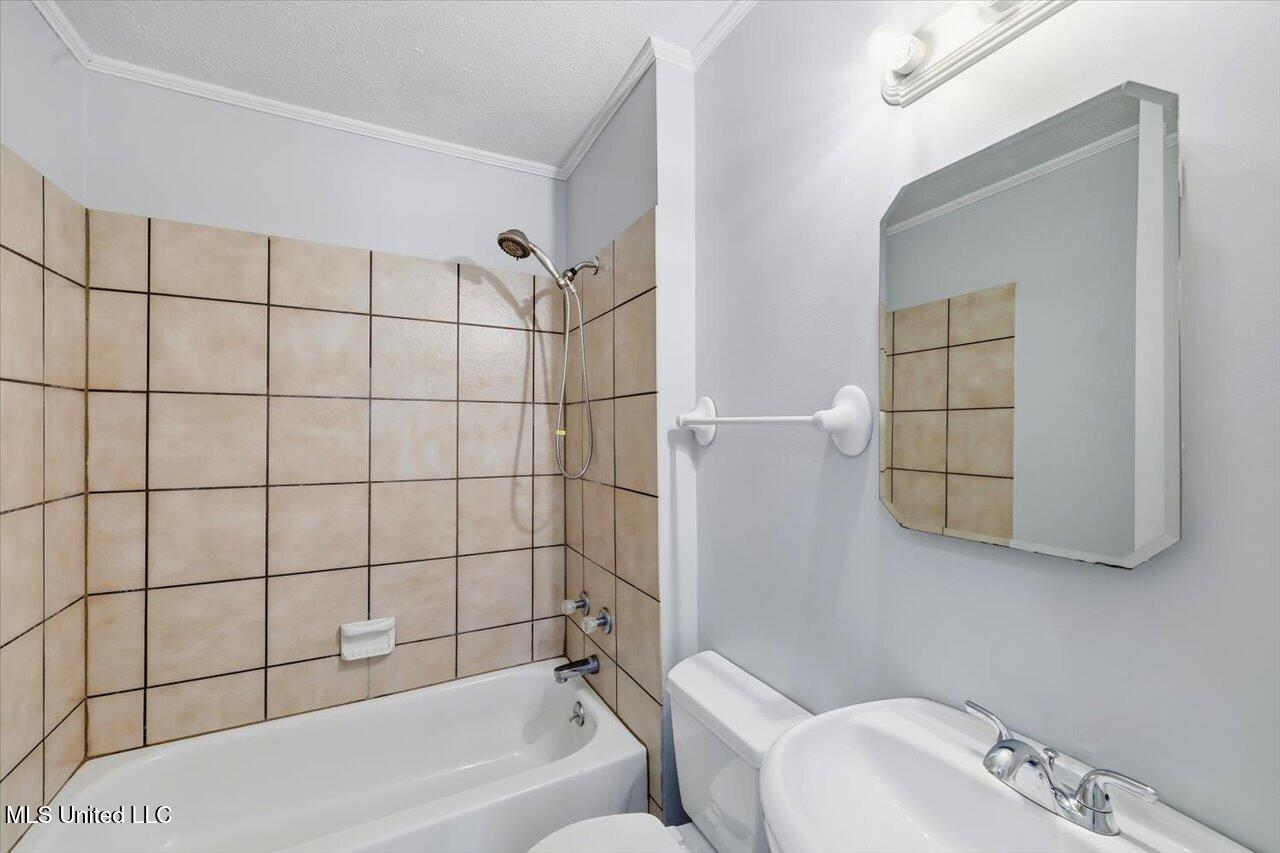 1214 Pineview Drive Clinton, MS 39056 - Photo 21 of 27 21-1214 Pineview Dr _ Home Tours MS