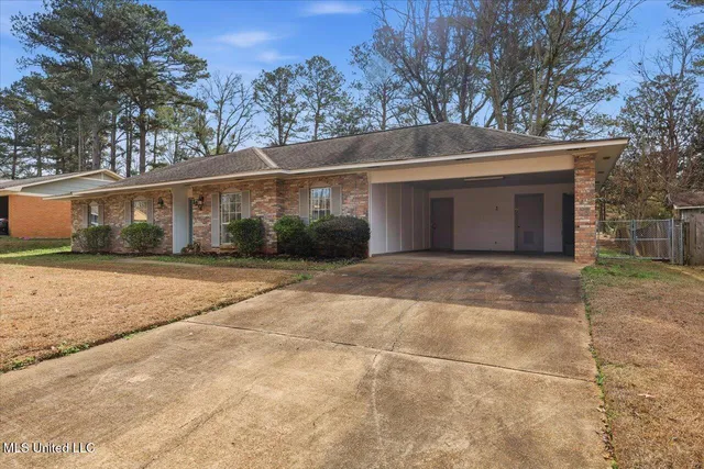 $209,900 | 1214 Pineview Drive, Clinton, MS 39056