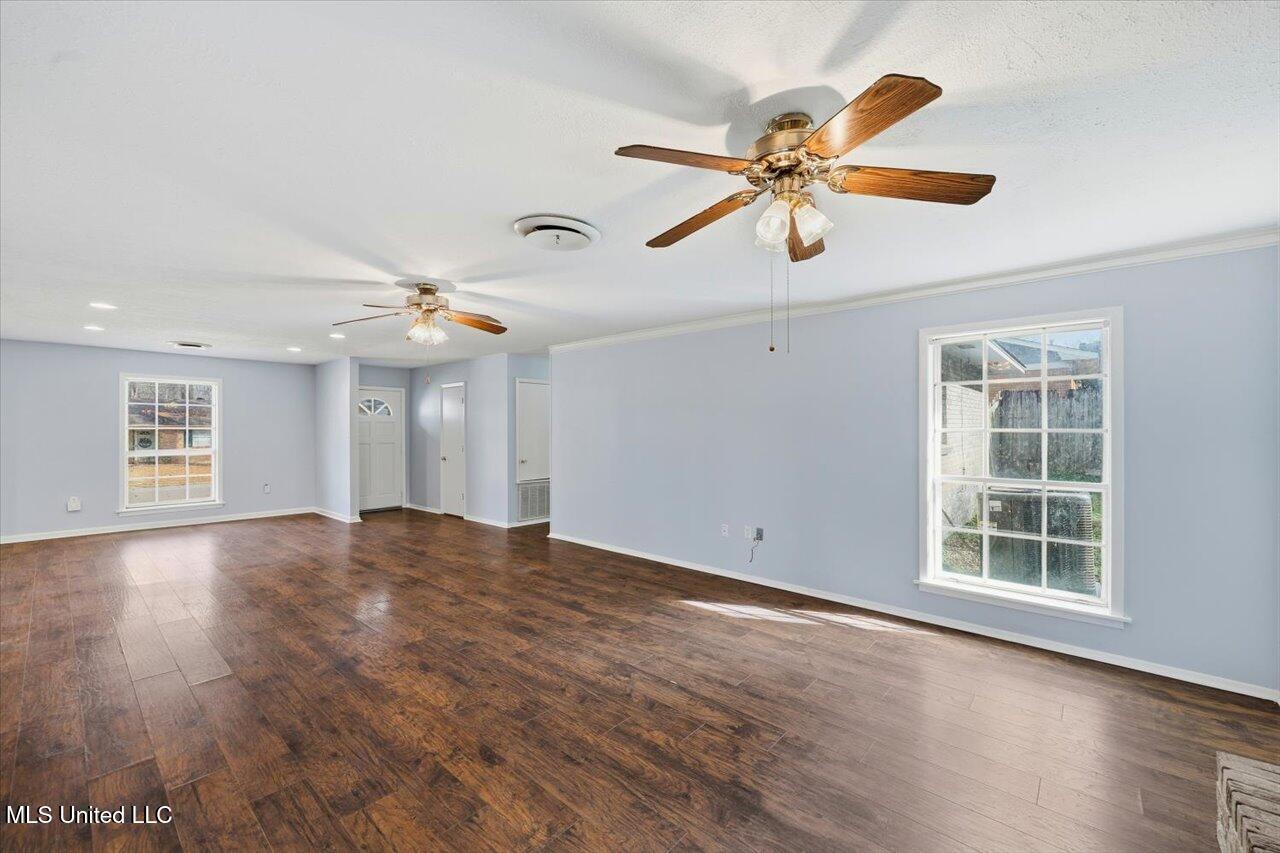 1214 Pineview Drive Clinton, MS 39056 - Photo 8 of 27 08-1214 Pineview Dr _ Home Tours MS