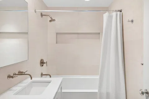 $3,700,000 | 21 West Water Street, Sag Harbor, NY 11963