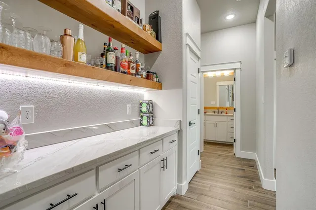 $840,000 | 304 Red Roan Road, Weatherford, TX 76087