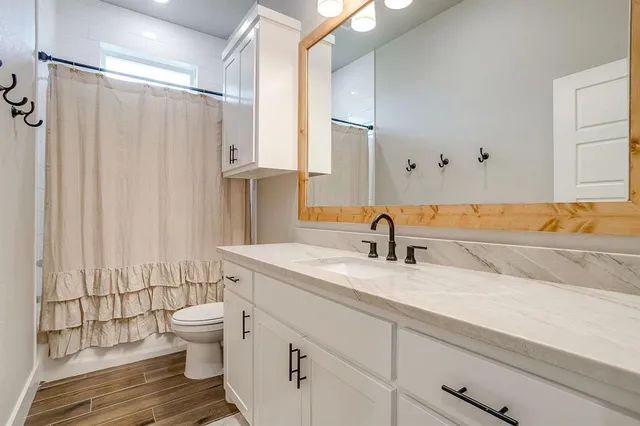 $840,000 | 304 Red Roan Road, Weatherford, TX 76087