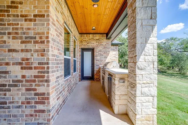 $840,000 | 304 Red Roan Road, Weatherford, TX 76087