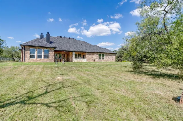 $840,000 | 304 Red Roan Road, Weatherford, TX 76087