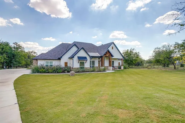 $840,000 | 304 Red Roan Road, Weatherford, TX 76087