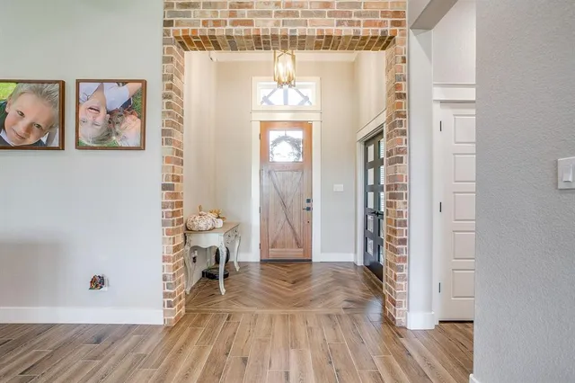 $840,000 | 304 Red Roan Road, Weatherford, TX 76087