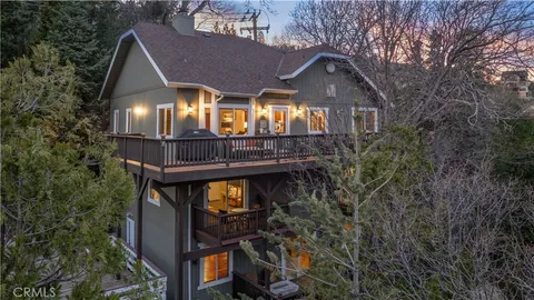 $949,000 | 813 Brentwood Drive, Lake Arrowhead, CA 92352