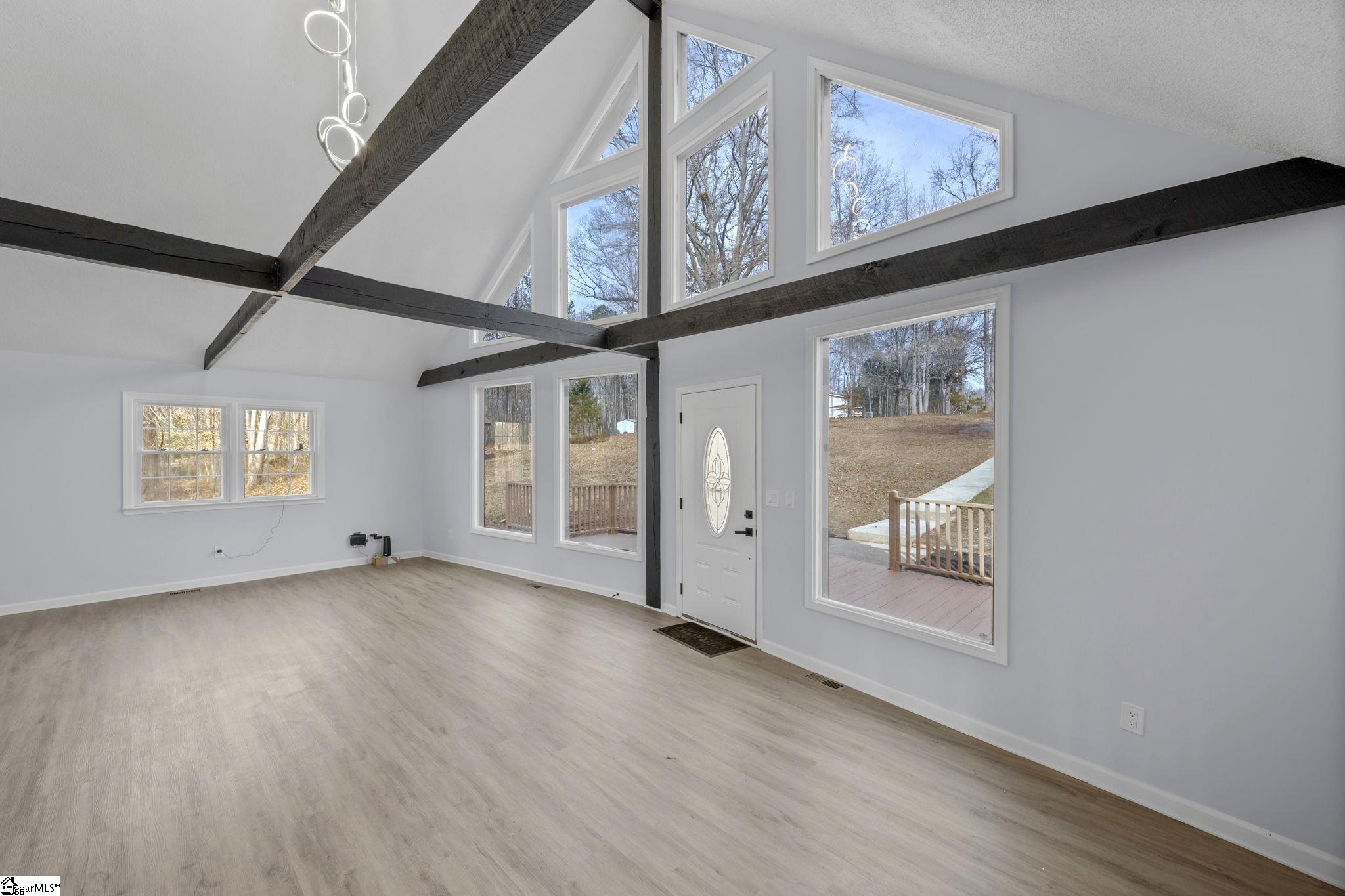 242 Hawk Lane Fountain Inn, SC 29644 - Photo 8 of 38 Gallery Image 8
