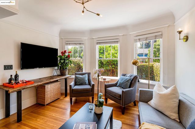 $1,799,000 | 6108 Hillegass Avenue, Oakland, CA 94618