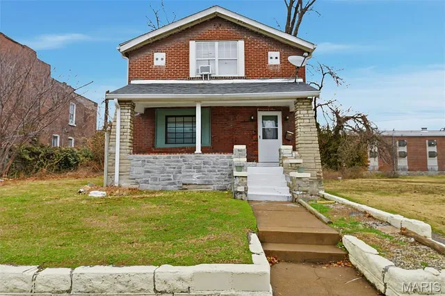 $210,000 | 4449 West Belle Place, St. Louis, MO 63108
