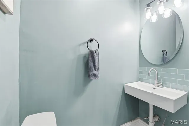 $210,000 | 4449 West Belle Place, St. Louis, MO 63108