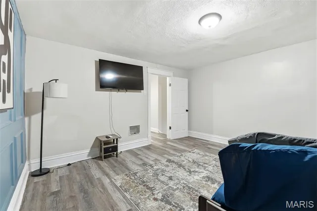 $210,000 | 4449 West Belle Place, St. Louis, MO 63108