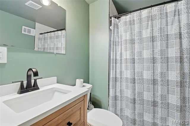 $210,000 | 4449 West Belle Place, St. Louis, MO 63108