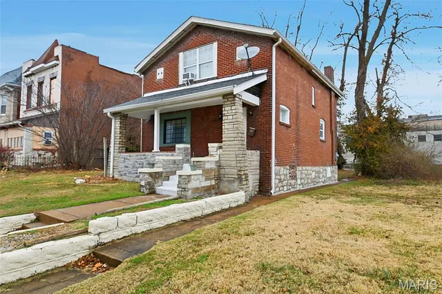 $210,000 | 4449 West Belle Place, St. Louis, MO 63108