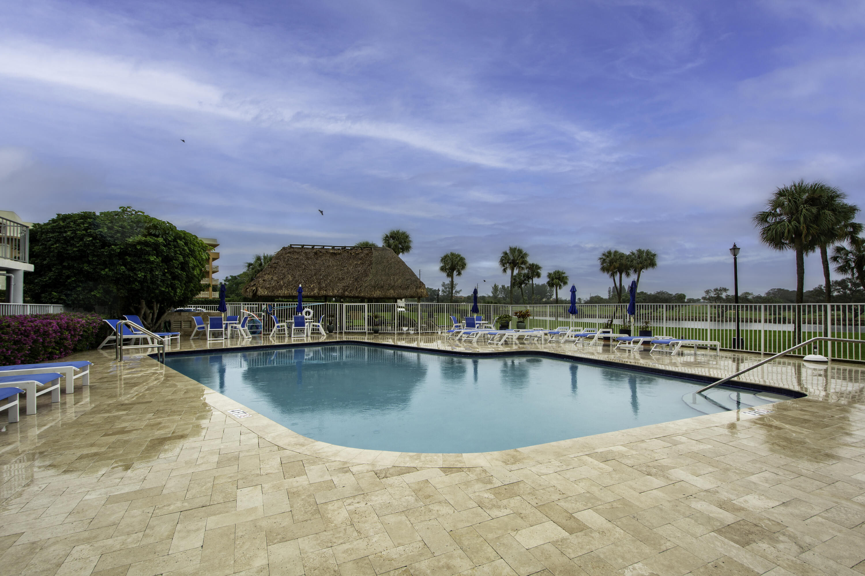 336 Golfview Road, Unit 405 North Palm Beach, FL 33408 - Photo 7 of 36 iPixx_00-10