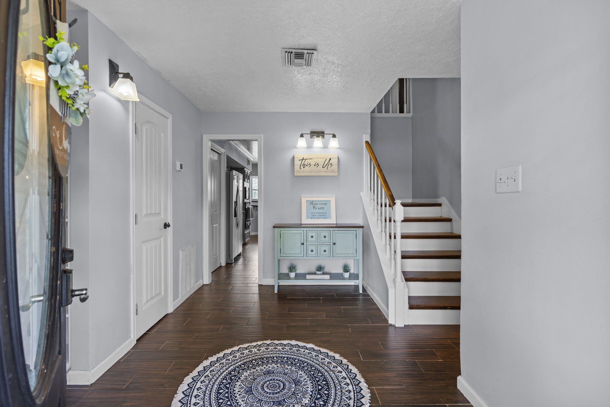 7009 Avenue R Santa Fe, TX 77510 - Photo 6 of 48 Beautiful entryway