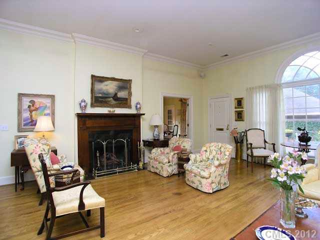 3626 Sharon Road Charlotte, NC 28211 - Photo 6 of 16 Gallery Image 6