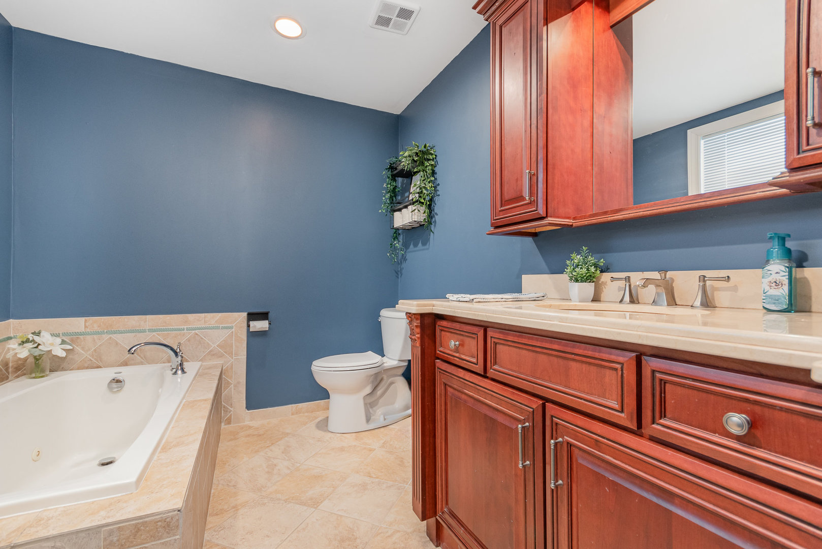 1237 Fox River Drive Algonquin, IL 60102 - Photo 10 of 26