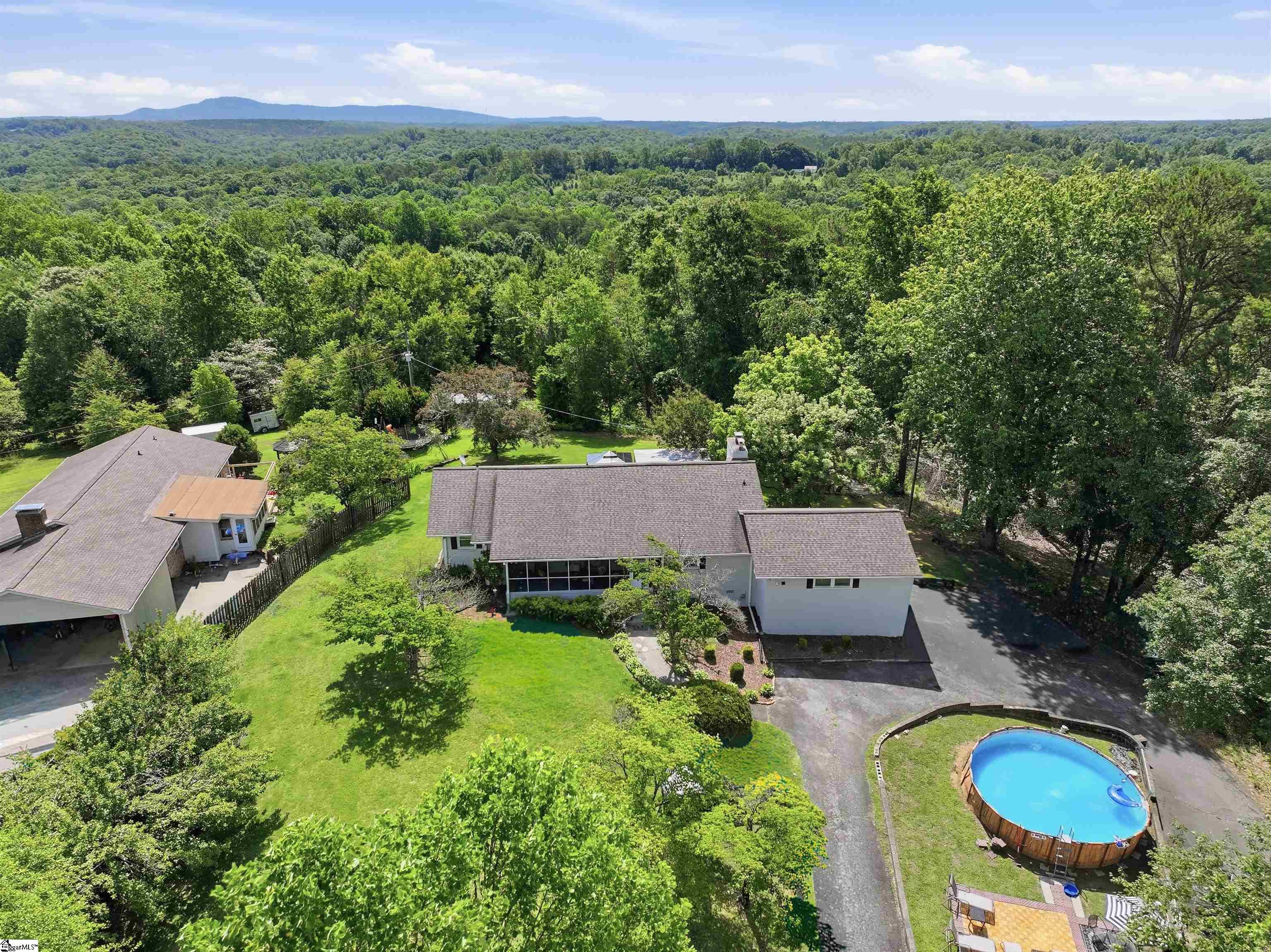 196 Raines Road Easley, SC 29640 - Photo 13 of 41