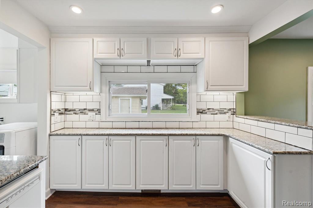 29194 Grix Road New Boston, MI 48164 - Photo 12 of 28