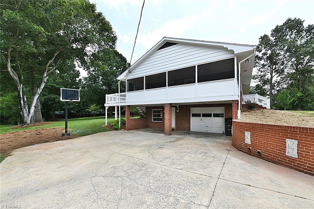 3691 Community Church Road Pfafftown, NC 27040 - Photo 3 of 34 Gallery Image 3