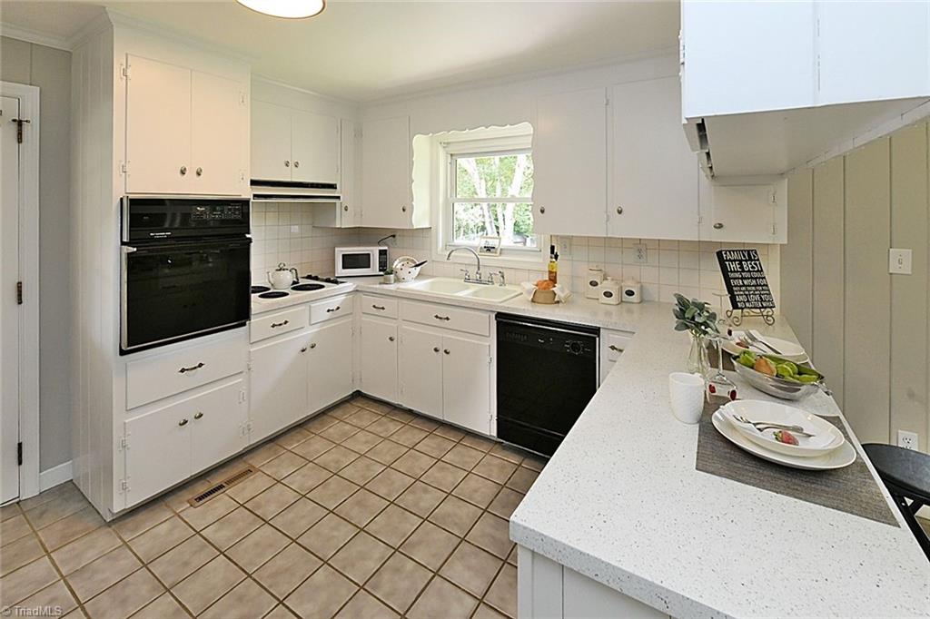 3691 Community Church Road Pfafftown, NC 27040 - Photo 21 of 34 Gallery Image 21