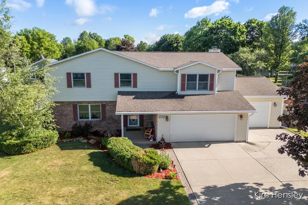 $399,900 | 1594 Louva Court, Belding, MI 48809