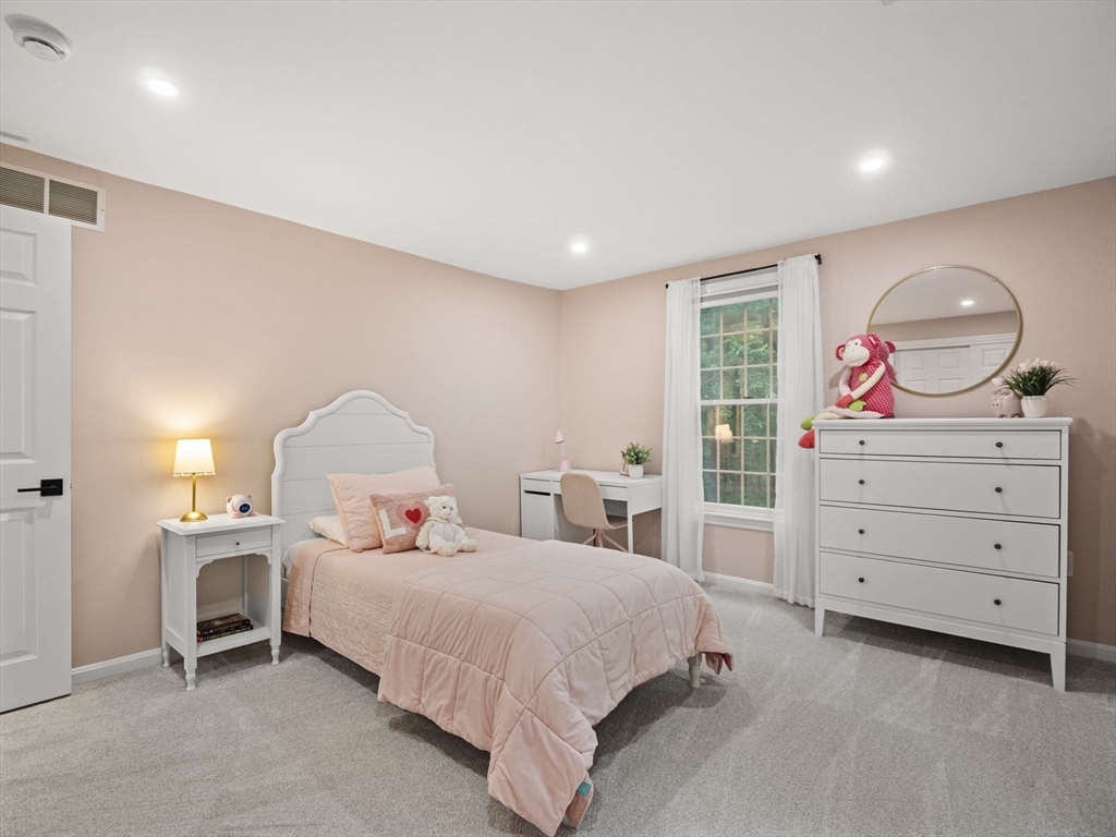 155 Heather Road Dracut, MA 01826 - Photo 25 of 39 Gallery Image 25
