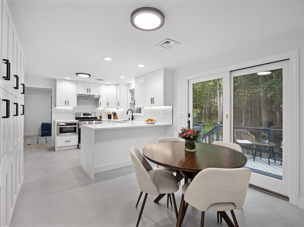 155 Heather Road Dracut, MA 01826 - Photo 10 of 39 Gallery Image 10