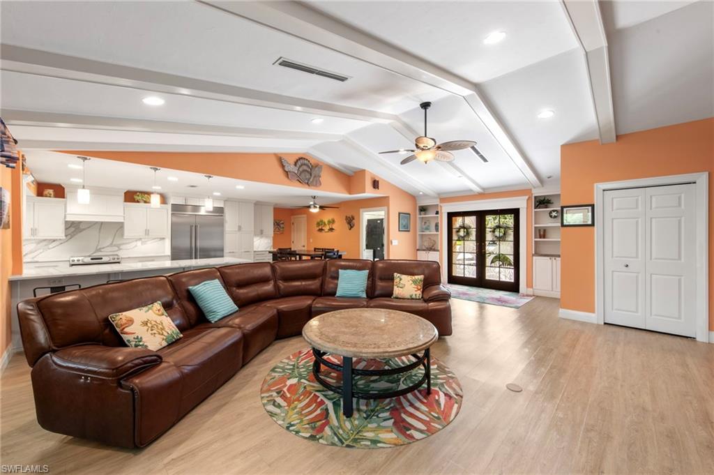1813 Princess Court Naples, FL 34110 - Photo 6 of 42 Gallery Image 6