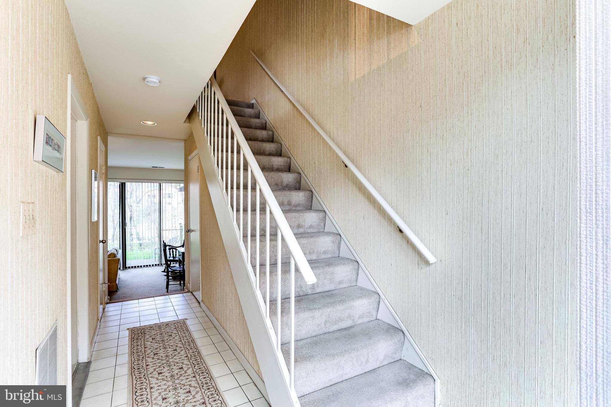 5552 Vantage Point Road Columbia, MD 21044 - Photo 2 of 32 Foyer