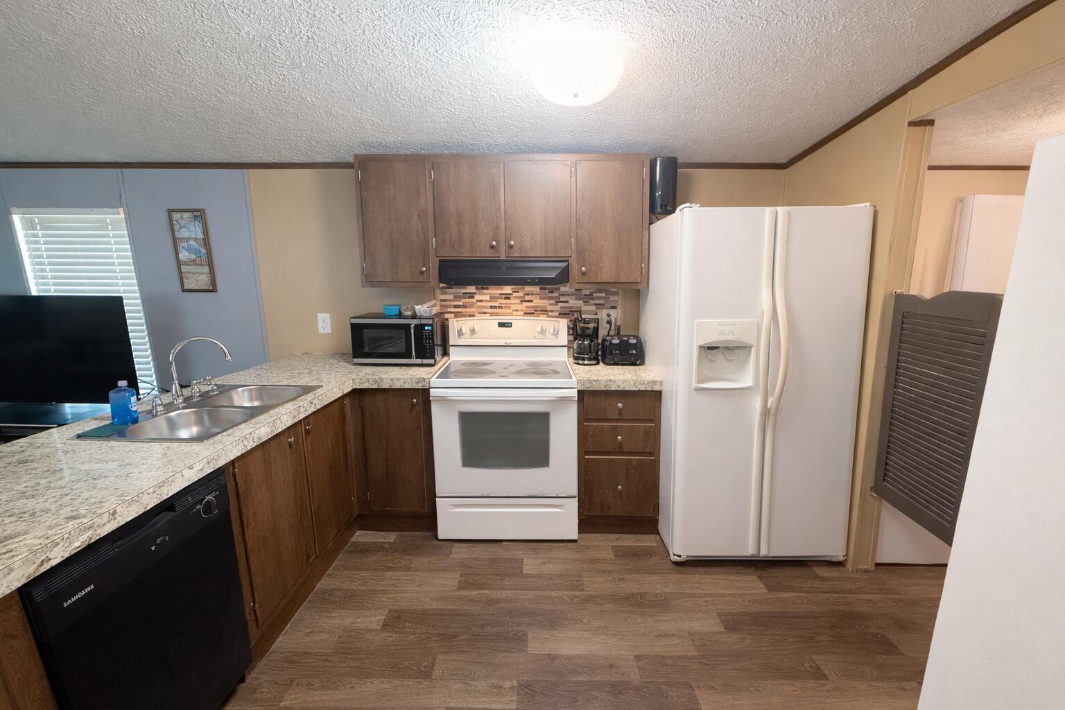 746 Madison Street Ehrhardt, SC 29081 - Photo 6 of 22 Kitchen