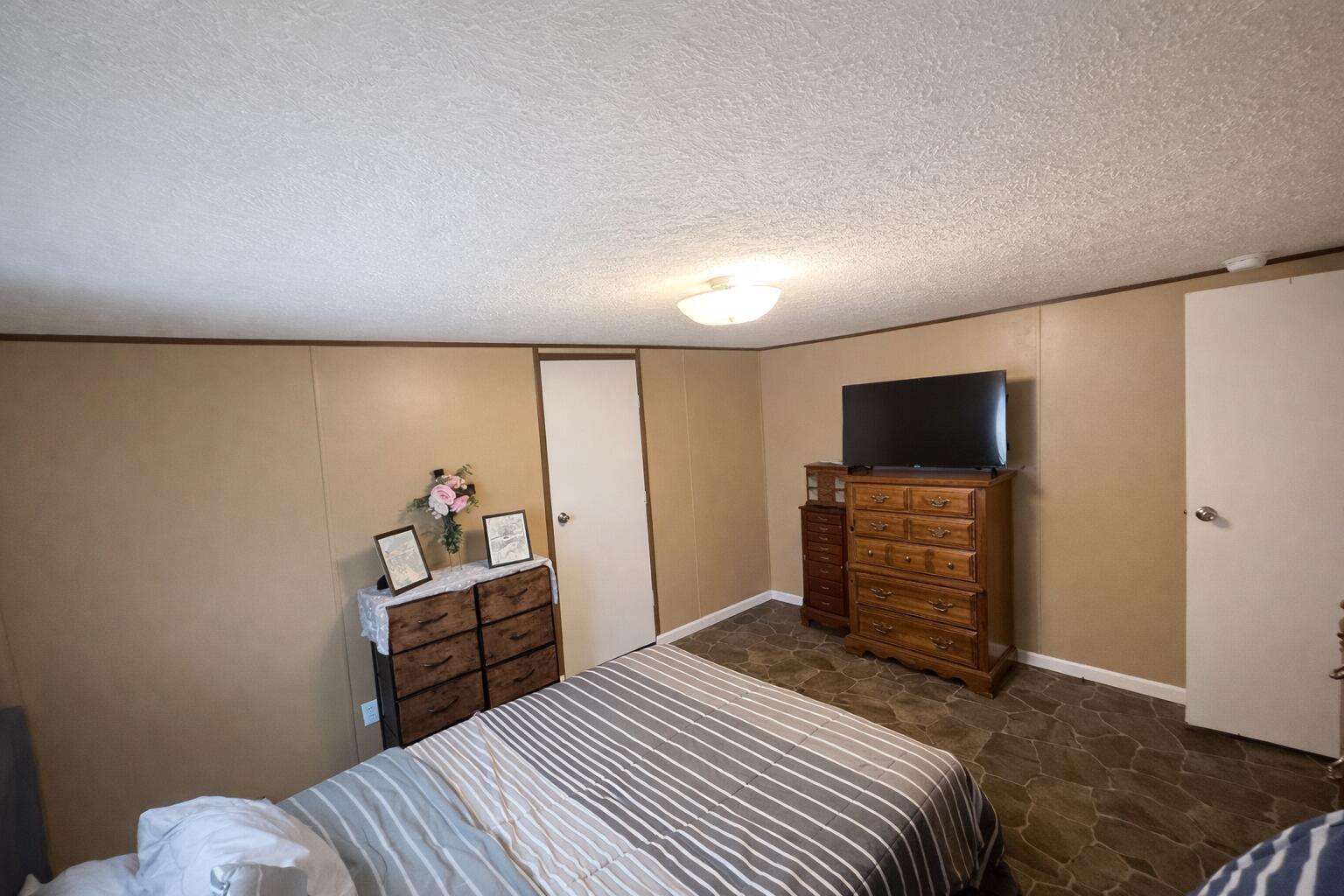 746 Madison Street Ehrhardt, SC 29081 - Photo 10 of 22 Primary Suite