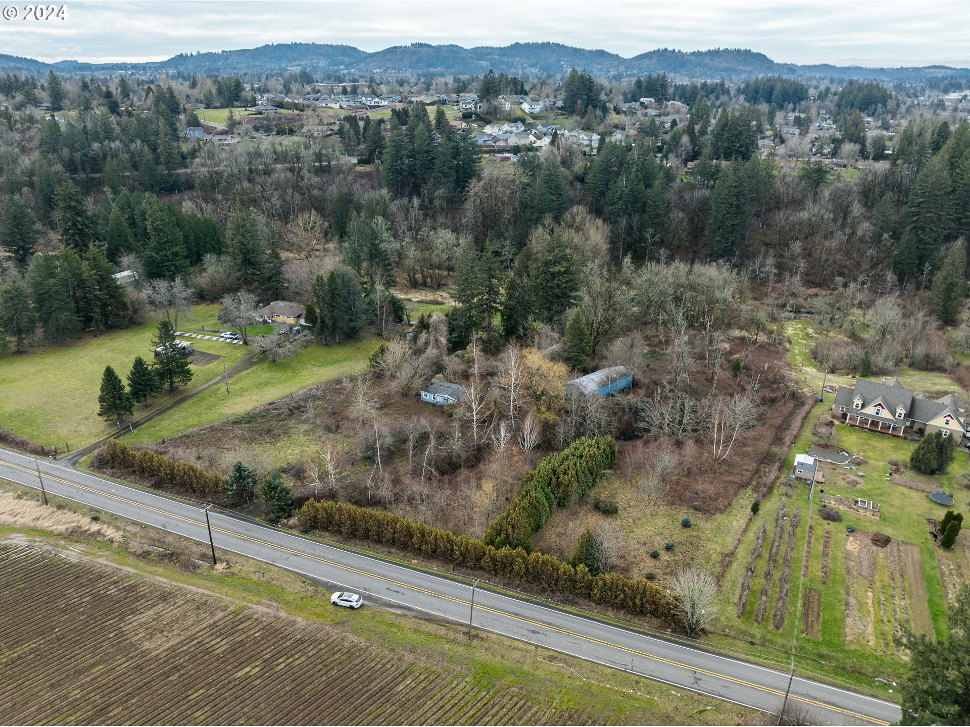2505 Southeast Troutdale Road Troutdale, OR 97060 - Photo 2 of 32