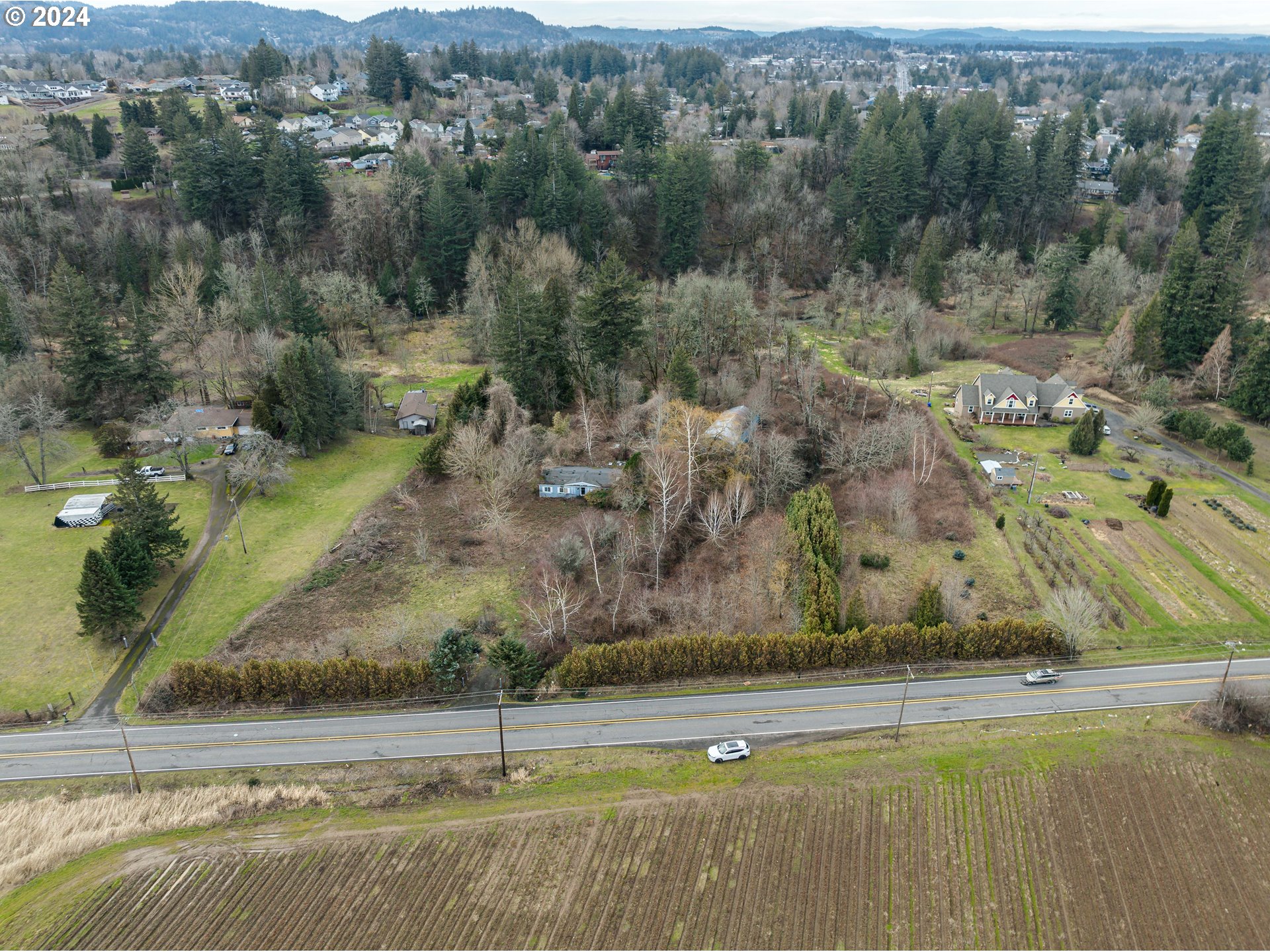 2505 Southeast Troutdale Road Troutdale, OR 97060 - Photo 4 of 32