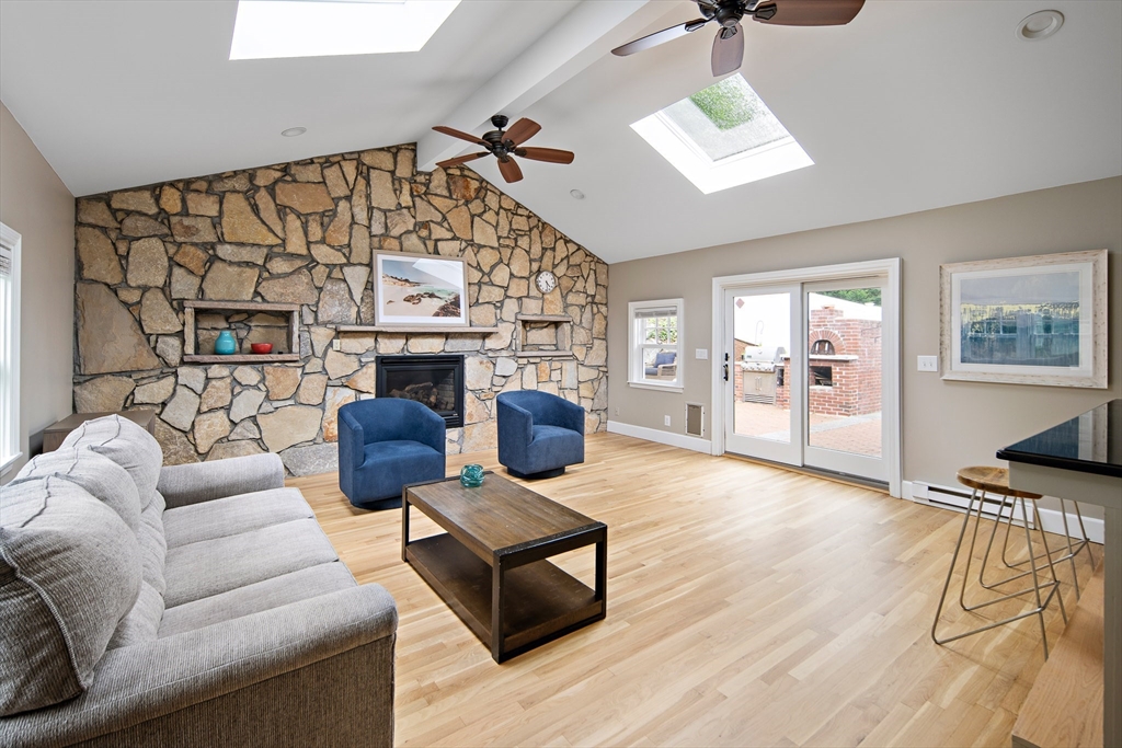 28 Ridge Street Arlington, MA 02474 - Photo 4 of 26